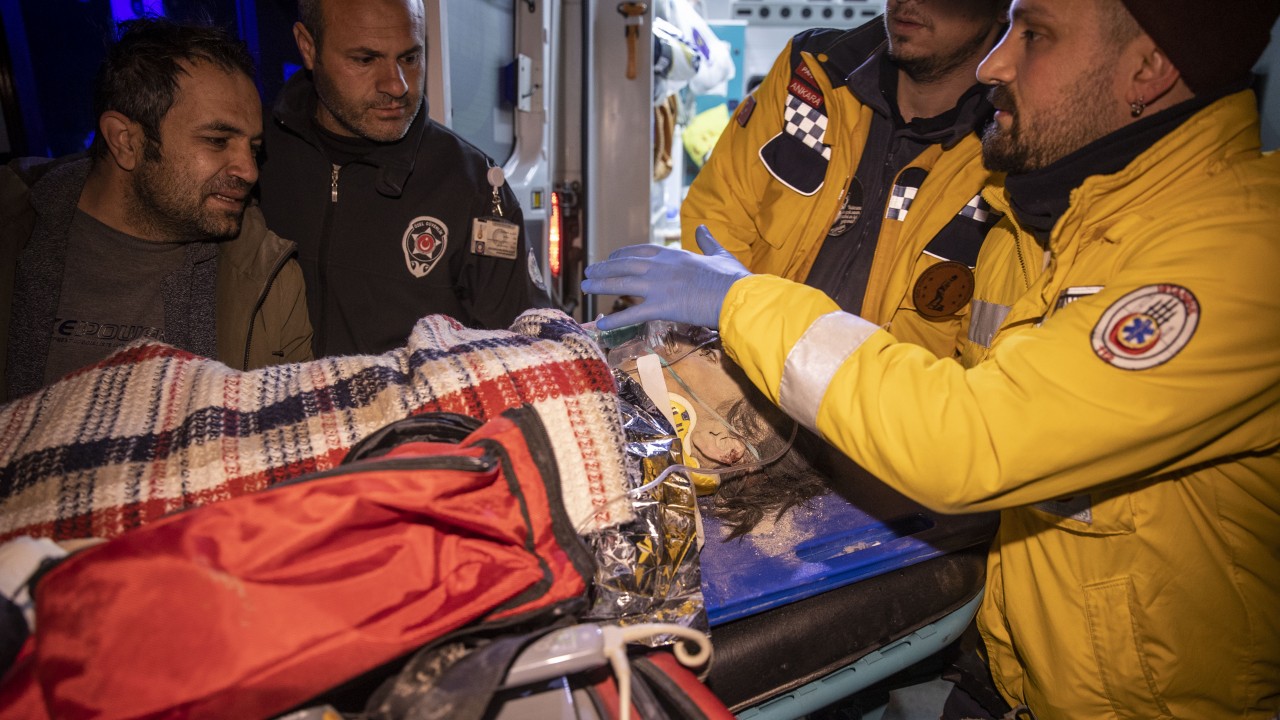 Kahramanmaraş'ta enkaz altında kalan kadın depremin 258. saatinde kurtarıldı