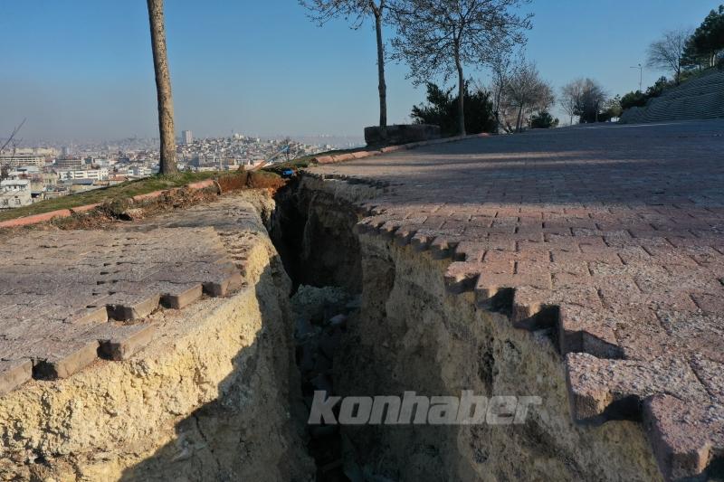 Gaziantep’te depremin etkisiyle dev çukur oluştu