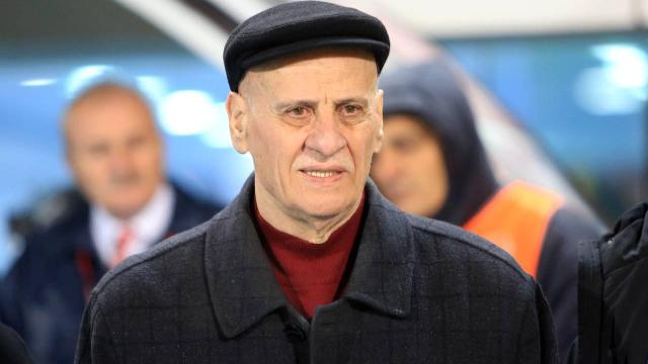 Trabzonspor’un efsanevi teknik direktörlerinden Ahmet Suat Özyazıcı, vefat etti