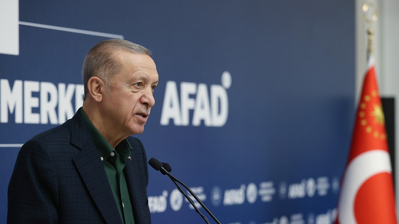 Cumhurbaşkanı Erdoğan: Yeni bir Antakya, İskenderun, Arsuz inşa edeceğiz. Buraları sıfırdan yapacağız.