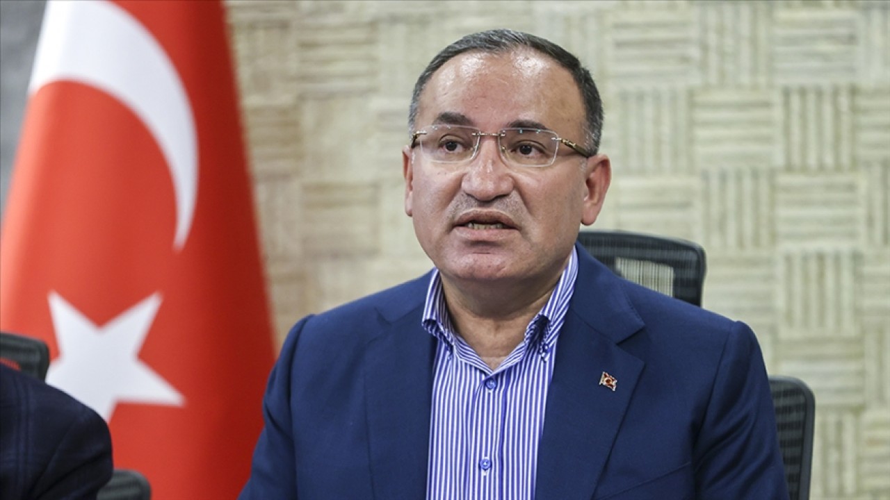 Adalet Bakanı Bozdağ: Yıkılan binalarla ilgili soruşturmalarda 184 şüpheli tutuklandı