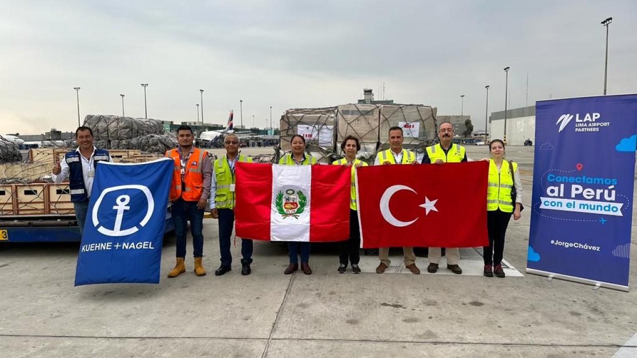 Peru’dan Türkiye’ye depremzedeler için yardım malzemesi