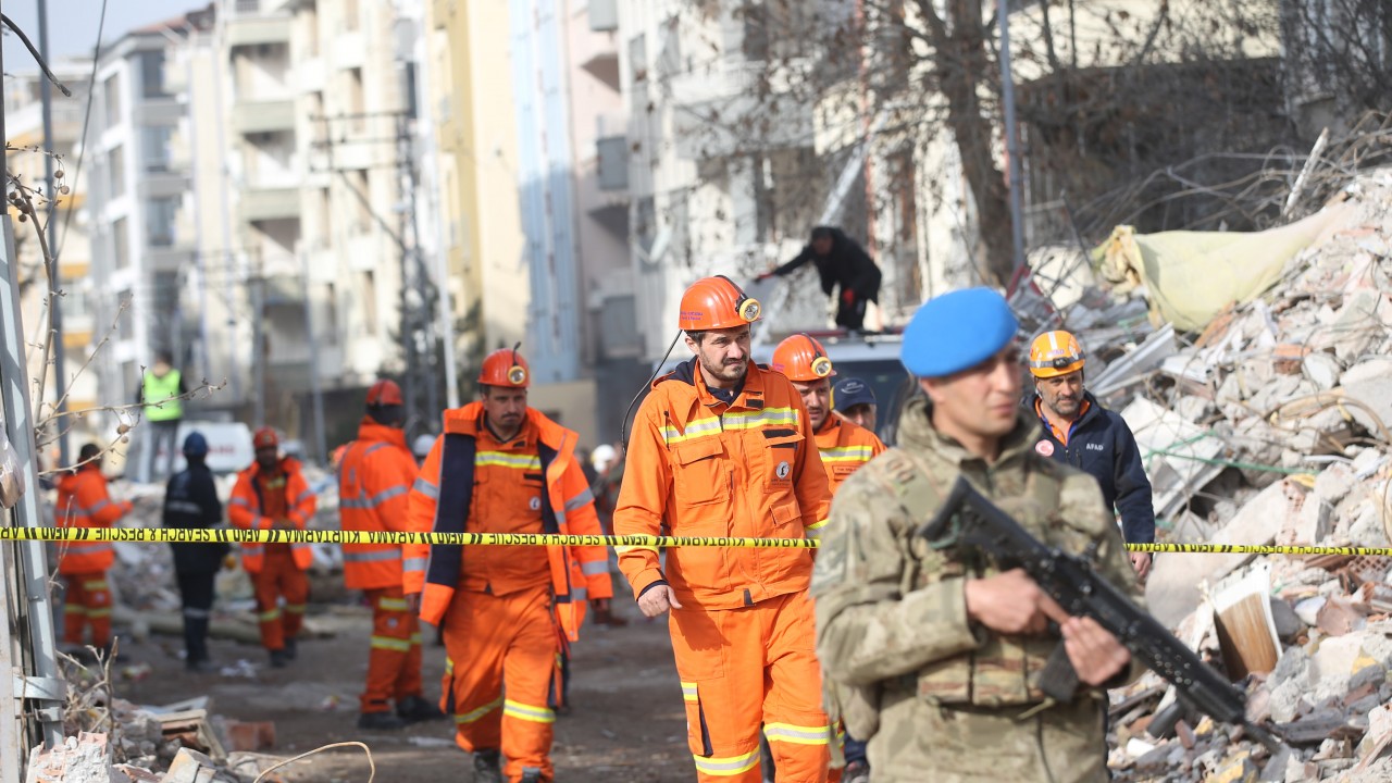 Malatya'daki Buhara Apartmanı enkazında arama kurtarma çalışması tamamlandı