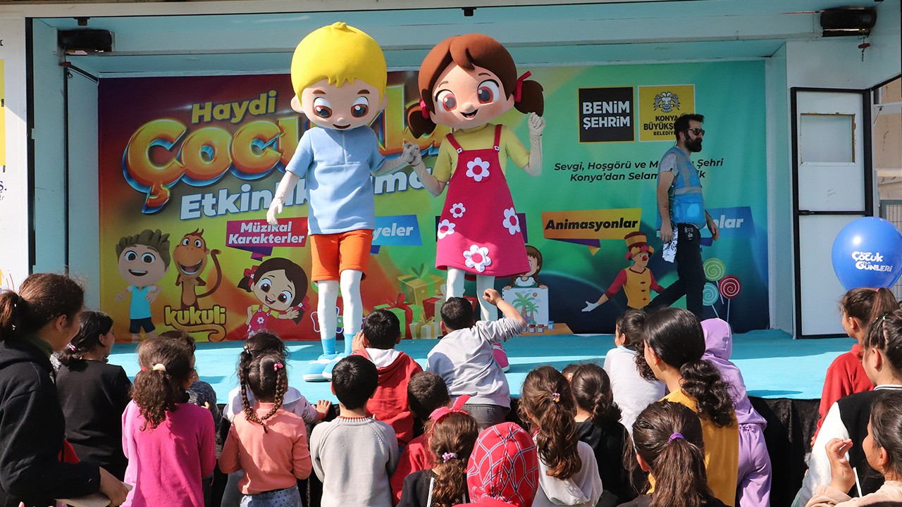 Konya Büyükşehir depremzede çocukların yüzünü güldürüyor
