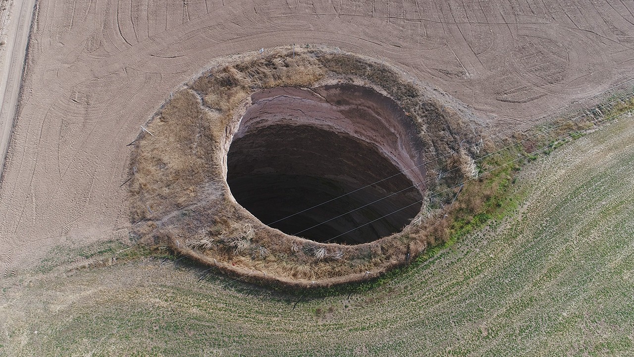 Obruk oluşumunun depremle ilgisi var mı? Uzman isim açıkladı