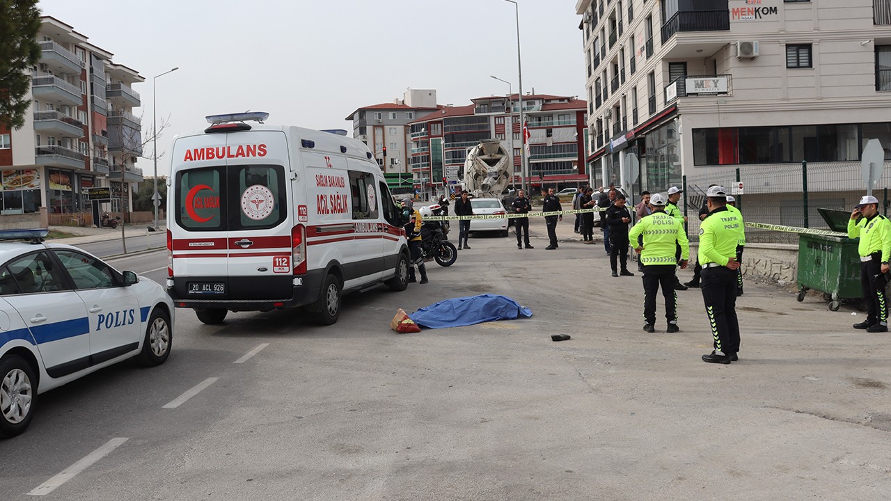 Beton mikserinin çarptığı kadın doğum gününde öldü