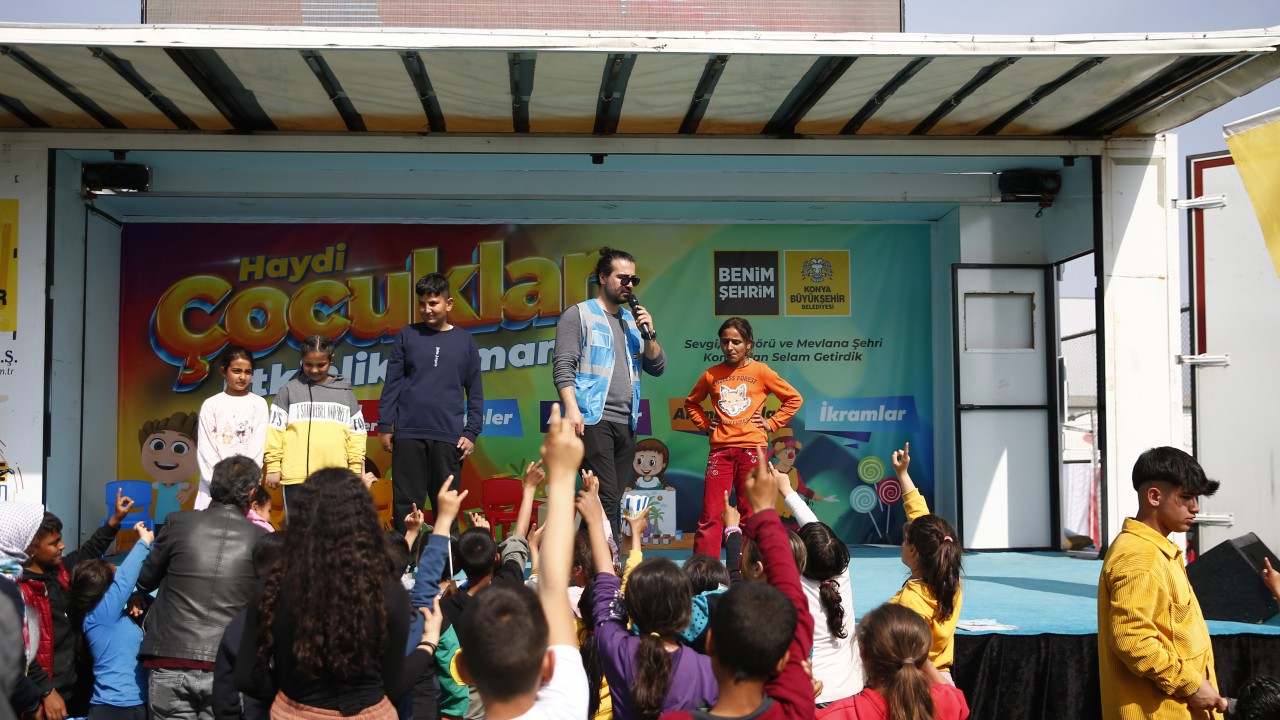 Hataylı depremzede çocukların yüzü sosyal etkinliklerle gülüyor