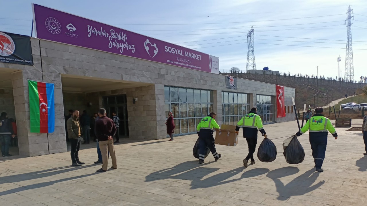 Hüyük Belediyesi'nin deprem bölgesine yardımları sürüyor
