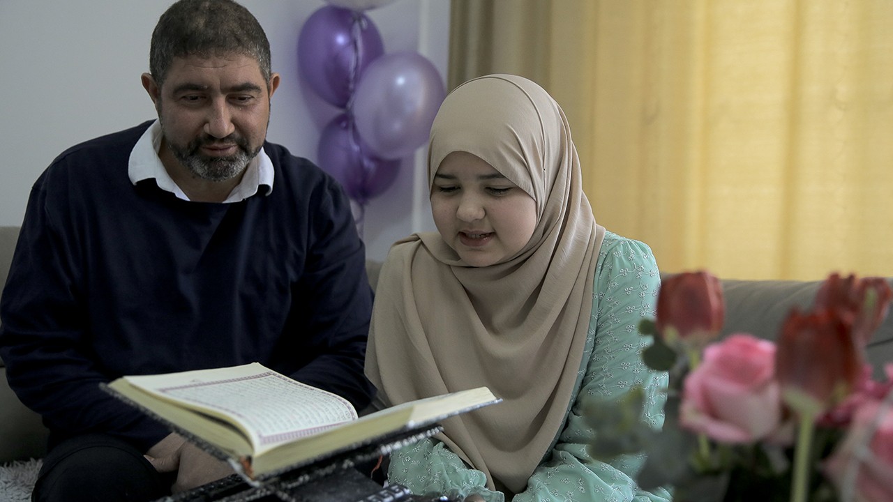 10 yaşındaki Emel "ülkenin en genç hafızı" oldu