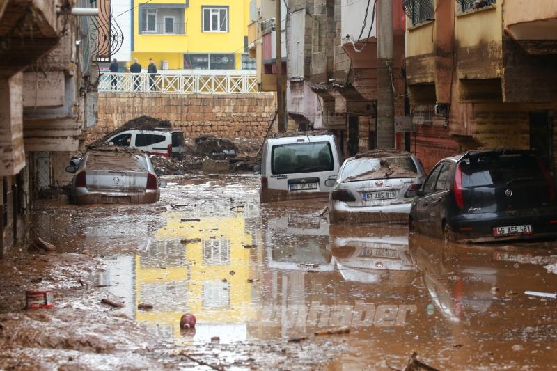 Şanlıurfa’da selden etkilenen Karakoyun Deresi civarı temizleniyor