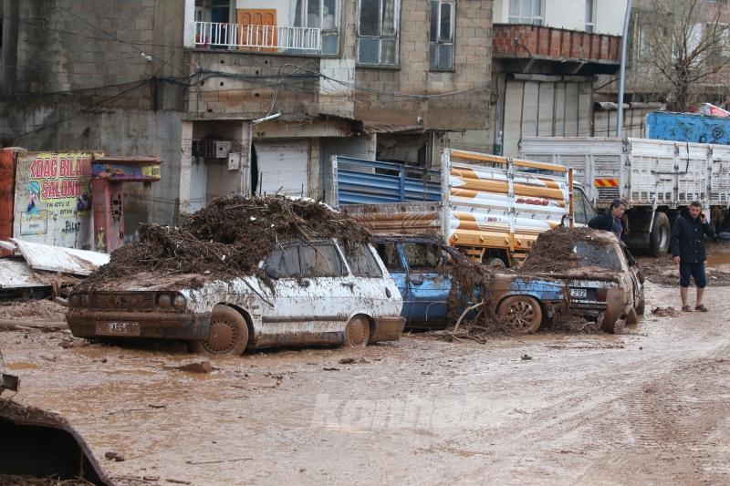 Şanlıurfa’da selden etkilenen Karakoyun Deresi civarı temizleniyor