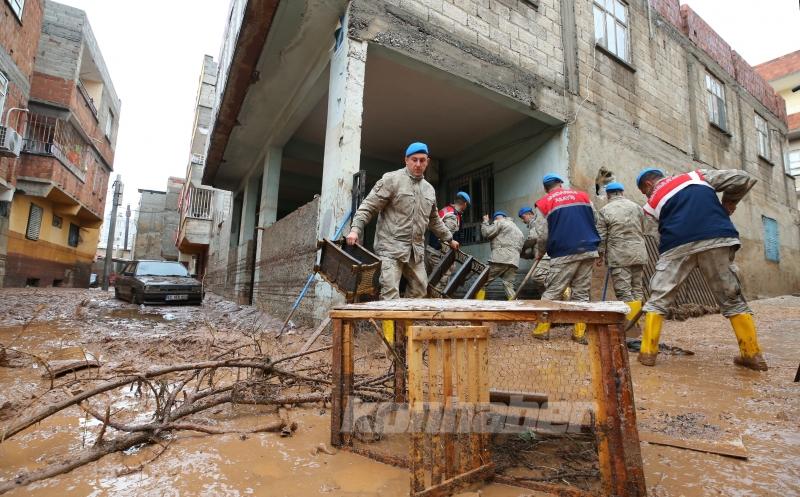 Şanlıurfa’da selden etkilenen Karakoyun Deresi civarı temizleniyor