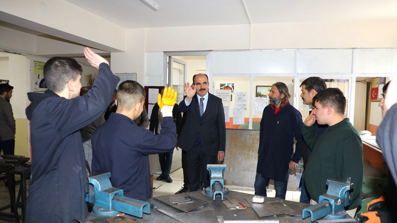 Başkan Altay Tarihi Konya Lisesi Konferans ve Spor Salonu inşaatını inceledi