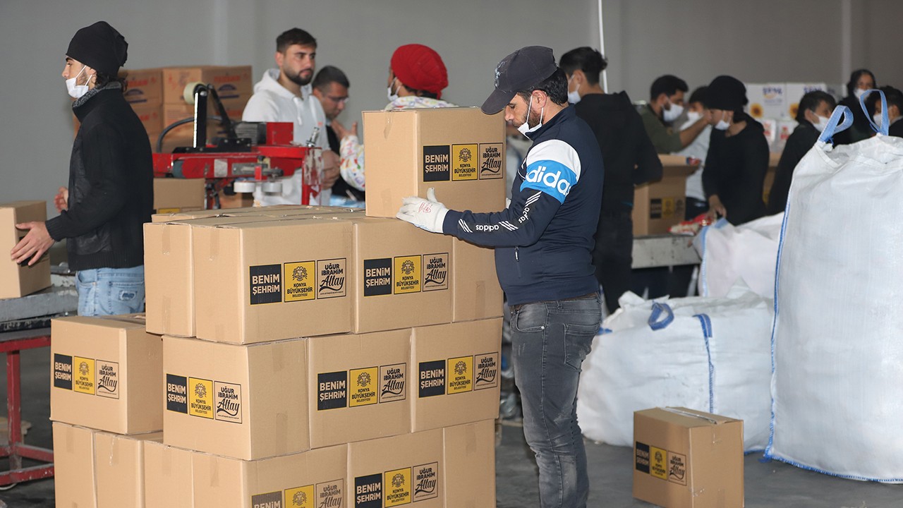 Konya, Ramazanda da Hatay’ın yanında: 14 TIR yardım kolisi gönderildi
