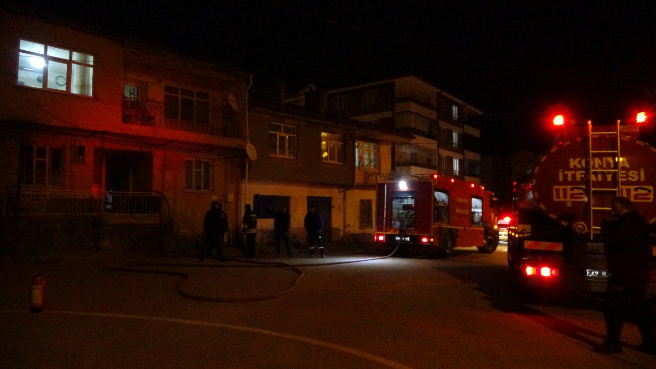 Konya'da yangın çıktı! Müstakil ev kullanılamaz hale geldi