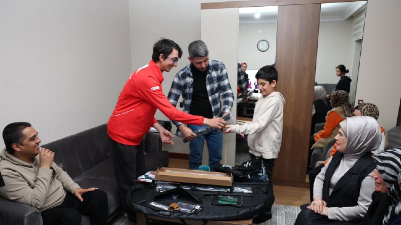 Emine Erdoğan ve Mete Gazoz iftara konuk oldu