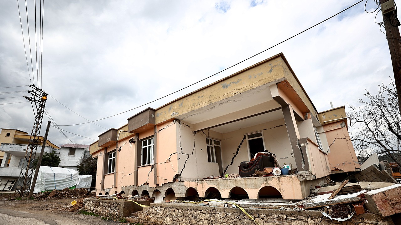 Depremde, Hatay'ın bu mahallesindeki 250 bina zarar gördü