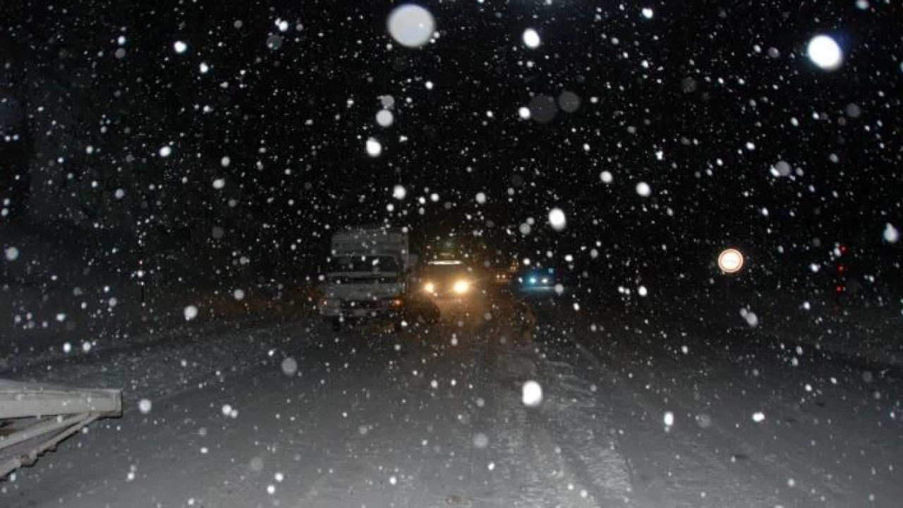 Konya Kızılören'de kar yağmaya başladı