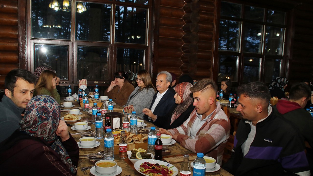 Akşehir Belediyesi’nden kardeşlik iftarı
