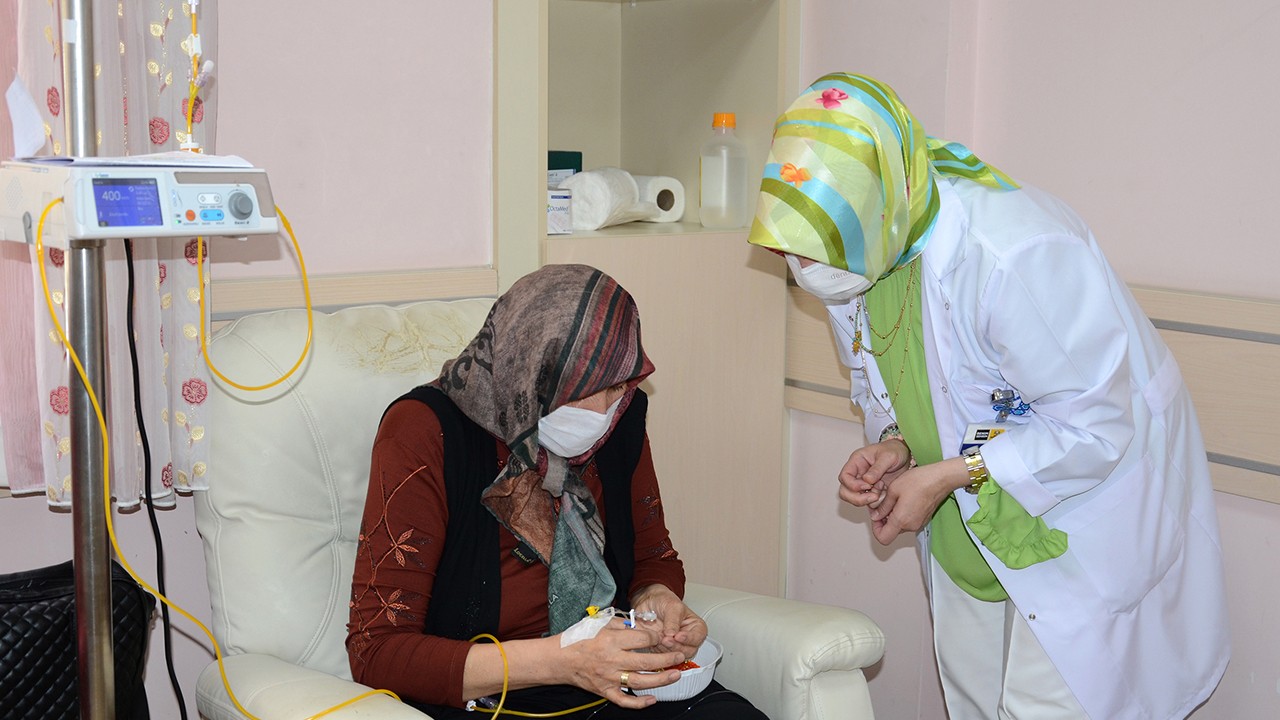 KOMEK onkoloji hastalarının yanında