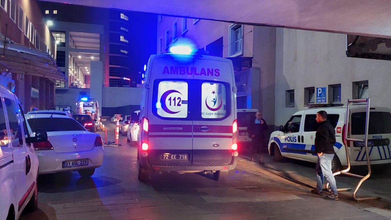 Husumetli olduğu kişinin annesini öldürdükten sonra intihar etti