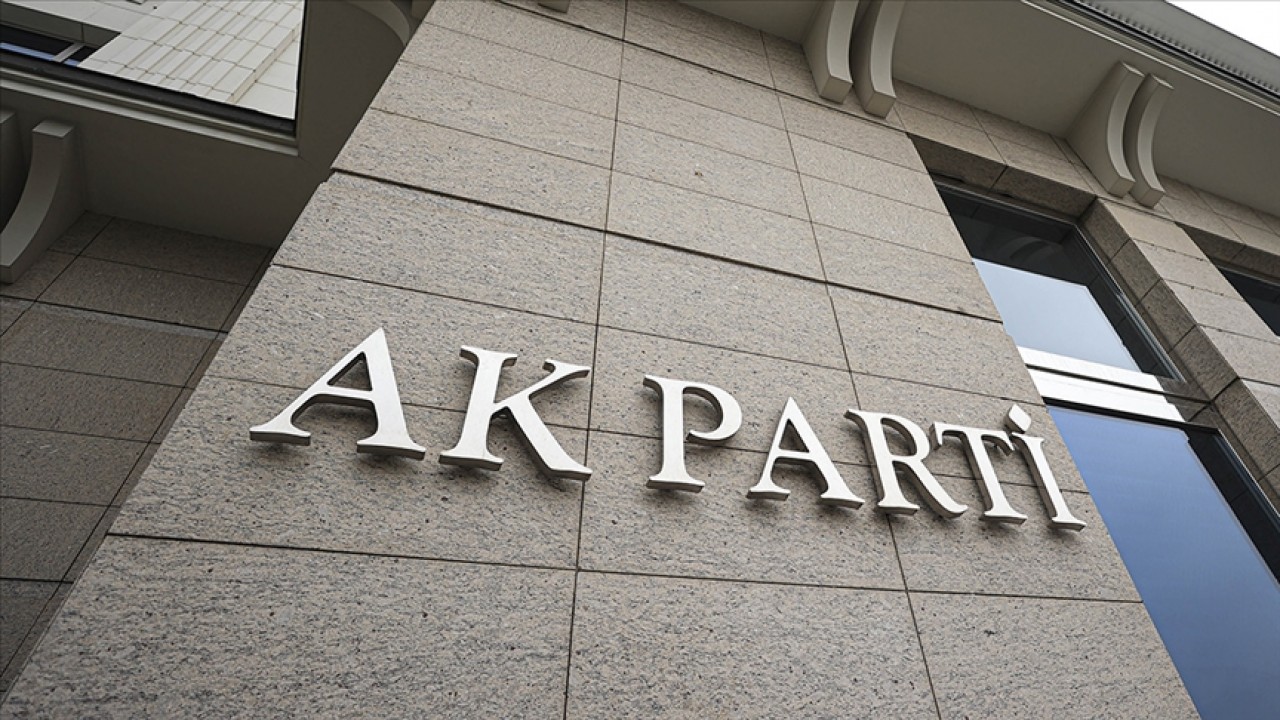 AK Parti, seçim kampanyasında kullanacağı tasarımları belirledi
