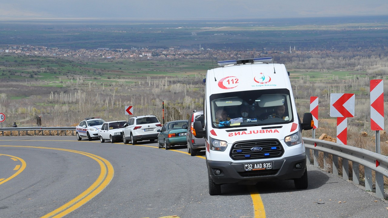 Konya'da tüp yüklü kamyon devrildi: Sürücü hayatını kaybetti