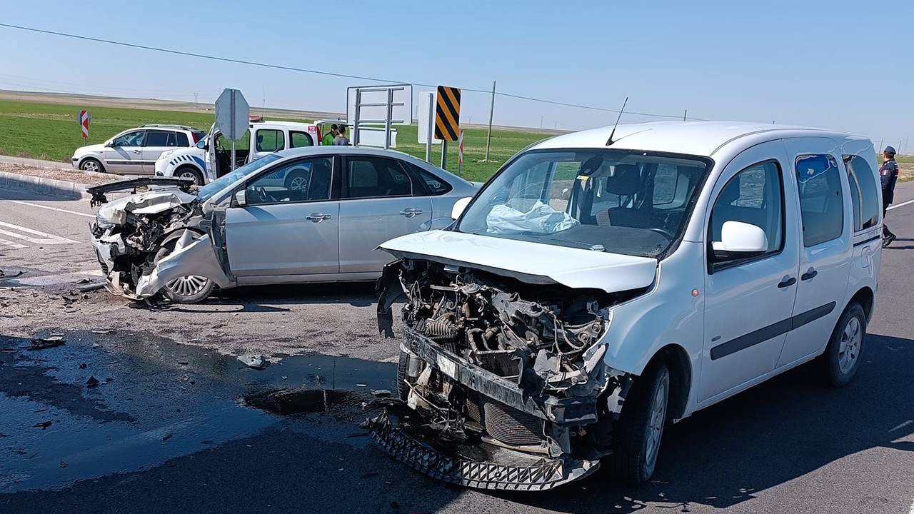Konya-Aksaray yolunda kaza: 4 kişi yaralı