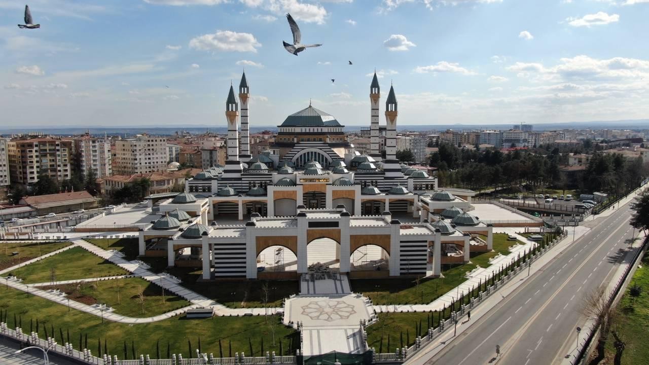 Selahaddin Eyyubi Camii ibadete açıldı