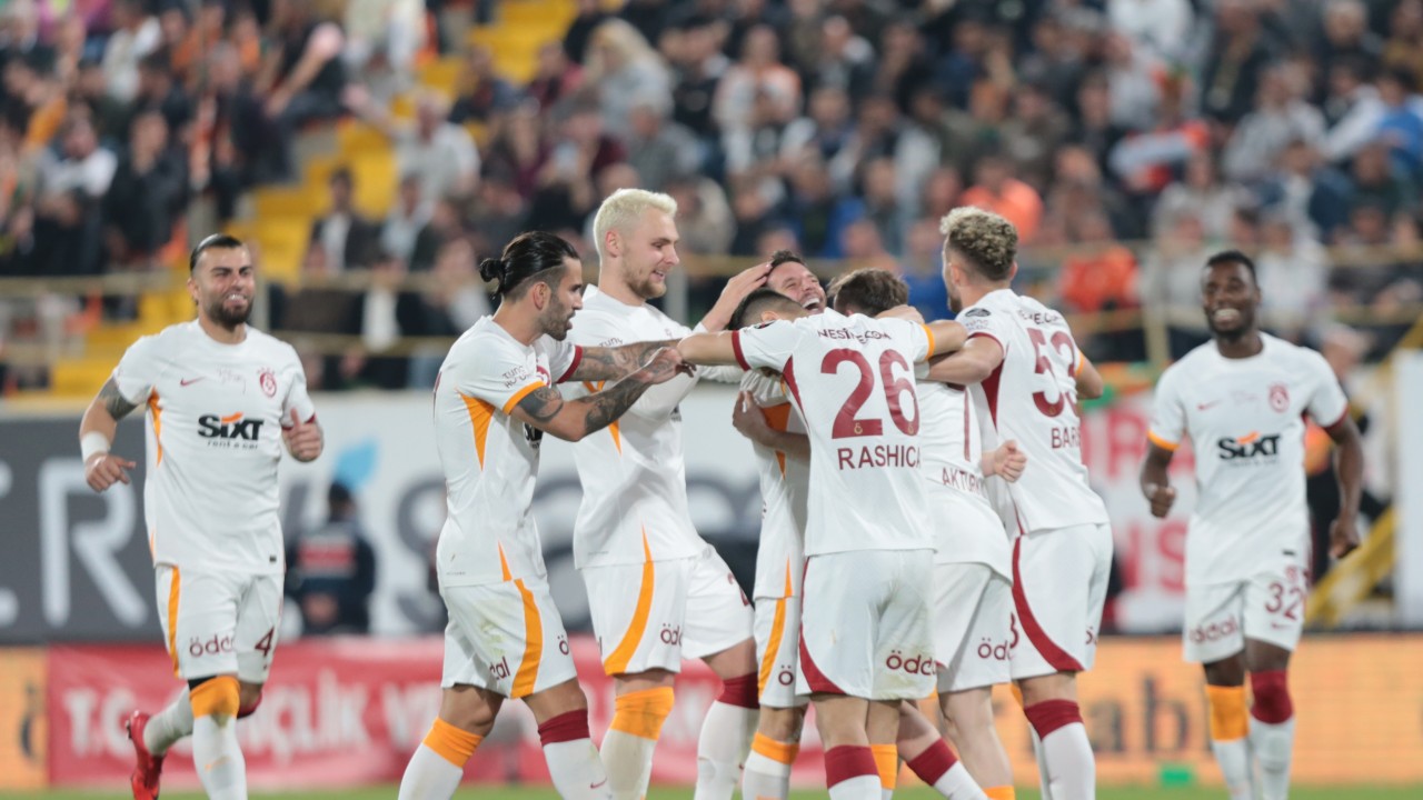 Galatasaray, Alanyaspor’u 4-1 mağlup etti