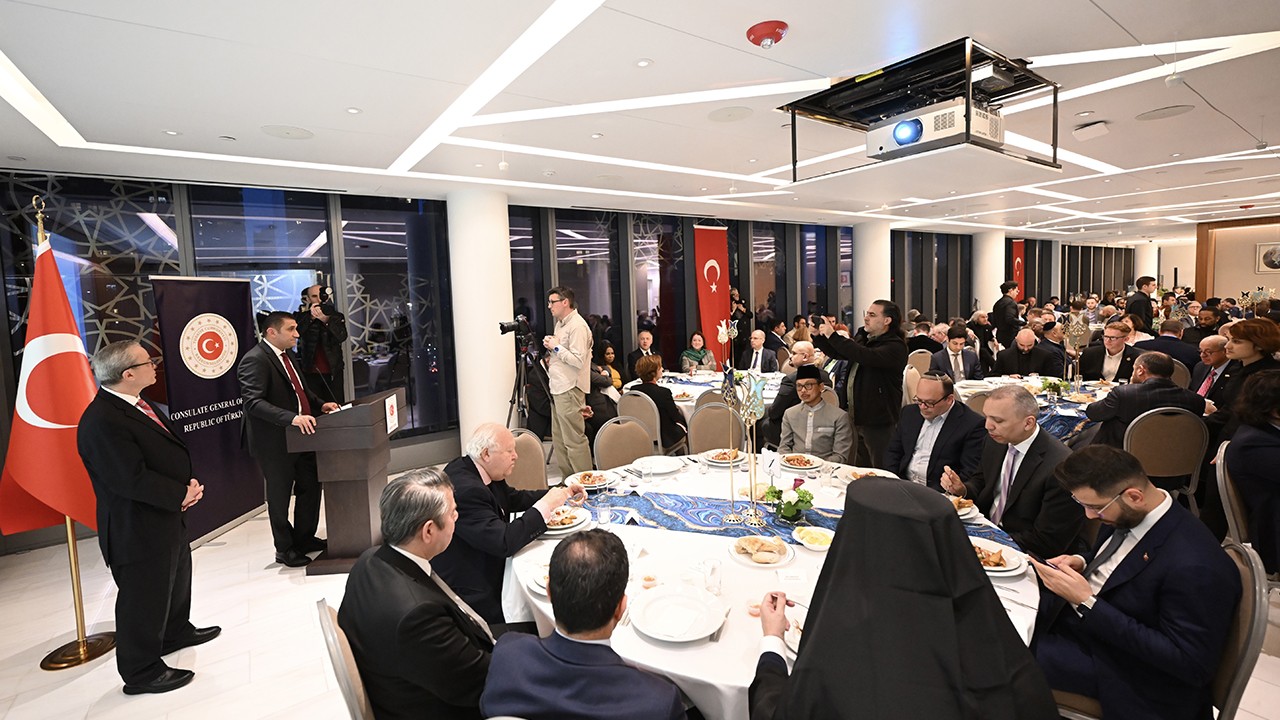 New York Türkevi'nde Müslüman, Yahudi ve Hristiyanlar birlikte iftar yaptı