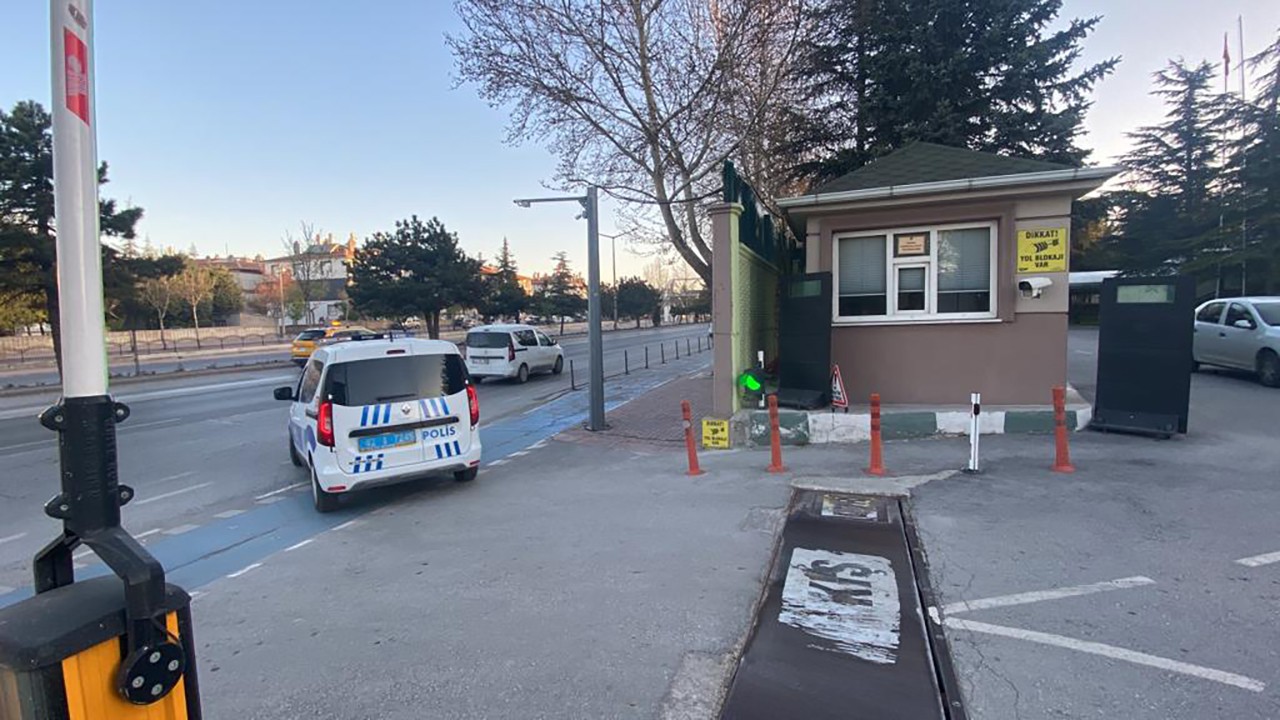 Konya’da eş zamanlı operasyon! Kendini polis olarak tanıtan gaspçı da yakalandı