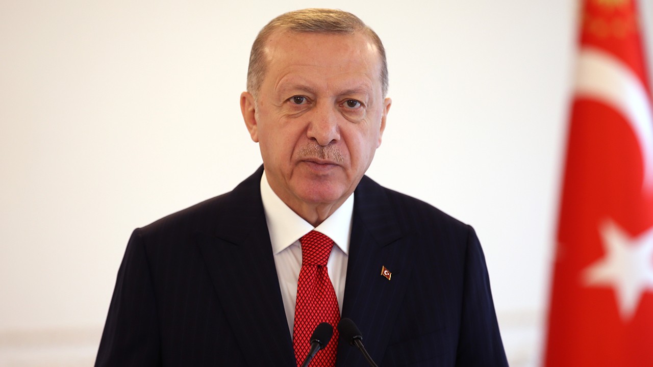 Cumhurbaşkanı Erdoğan'dan bayram mesajı: Yaraları asrın dayanışmasıyla sarıyoruz