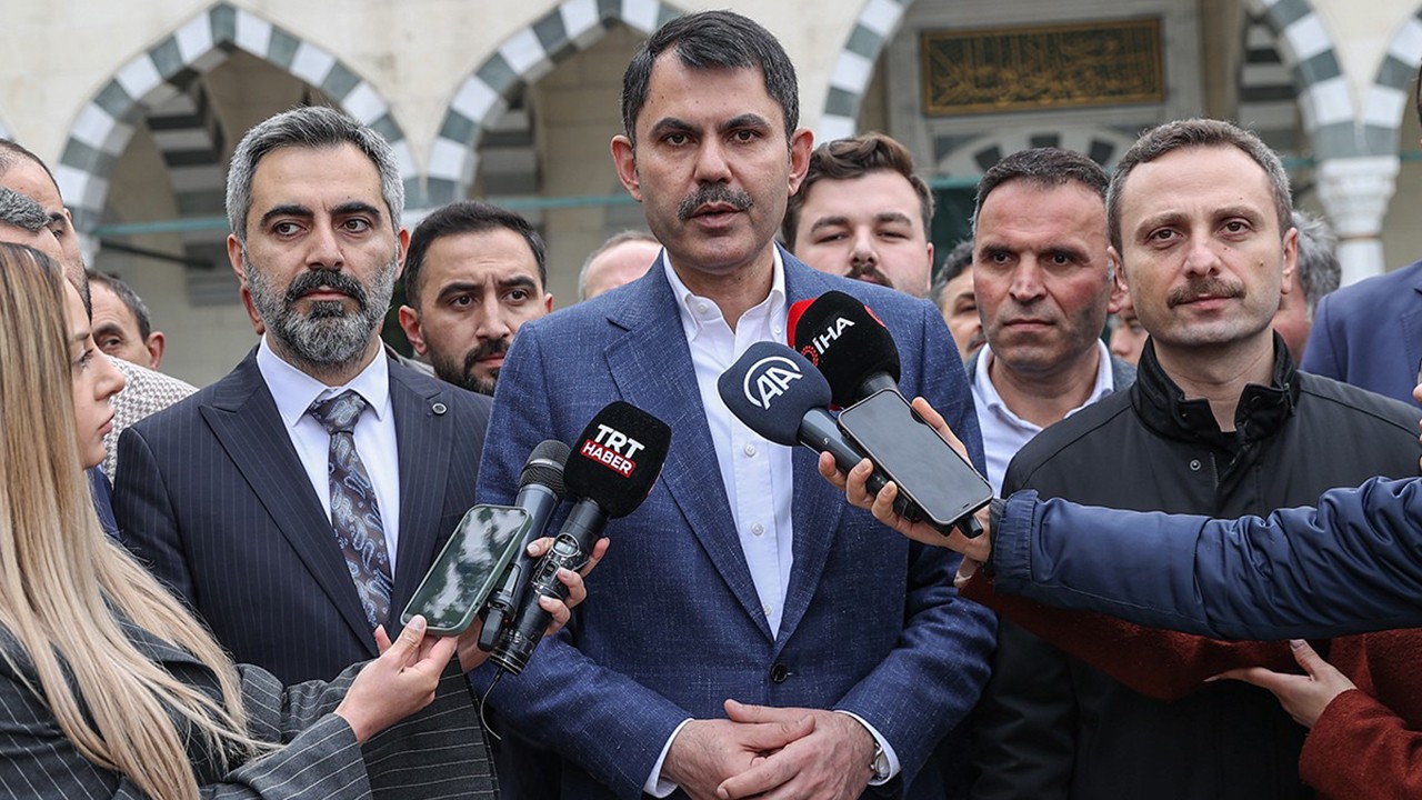 Bakan Kurum: Yarın depremzede kardeşlerimize  ilk konutlarımızı teslim edeceğiz