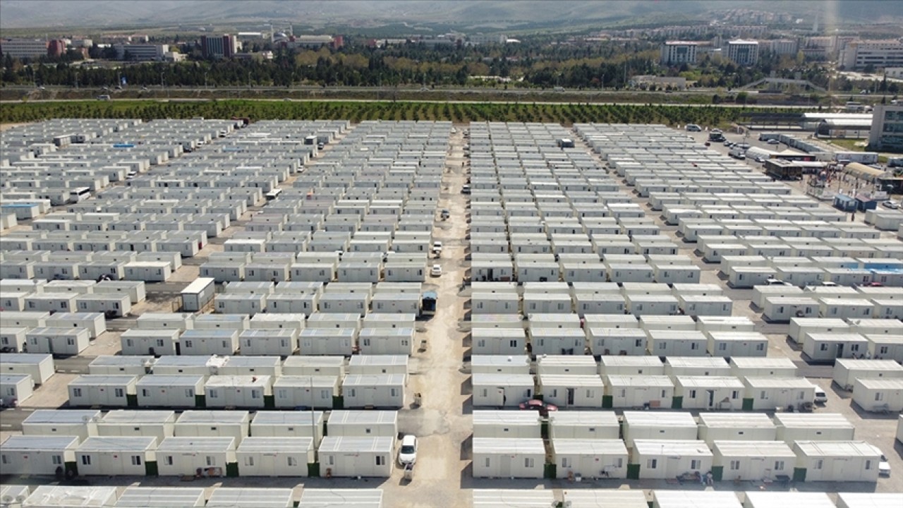 Depremzedeler için kurulan konteyner sayısı 75 bini aştı