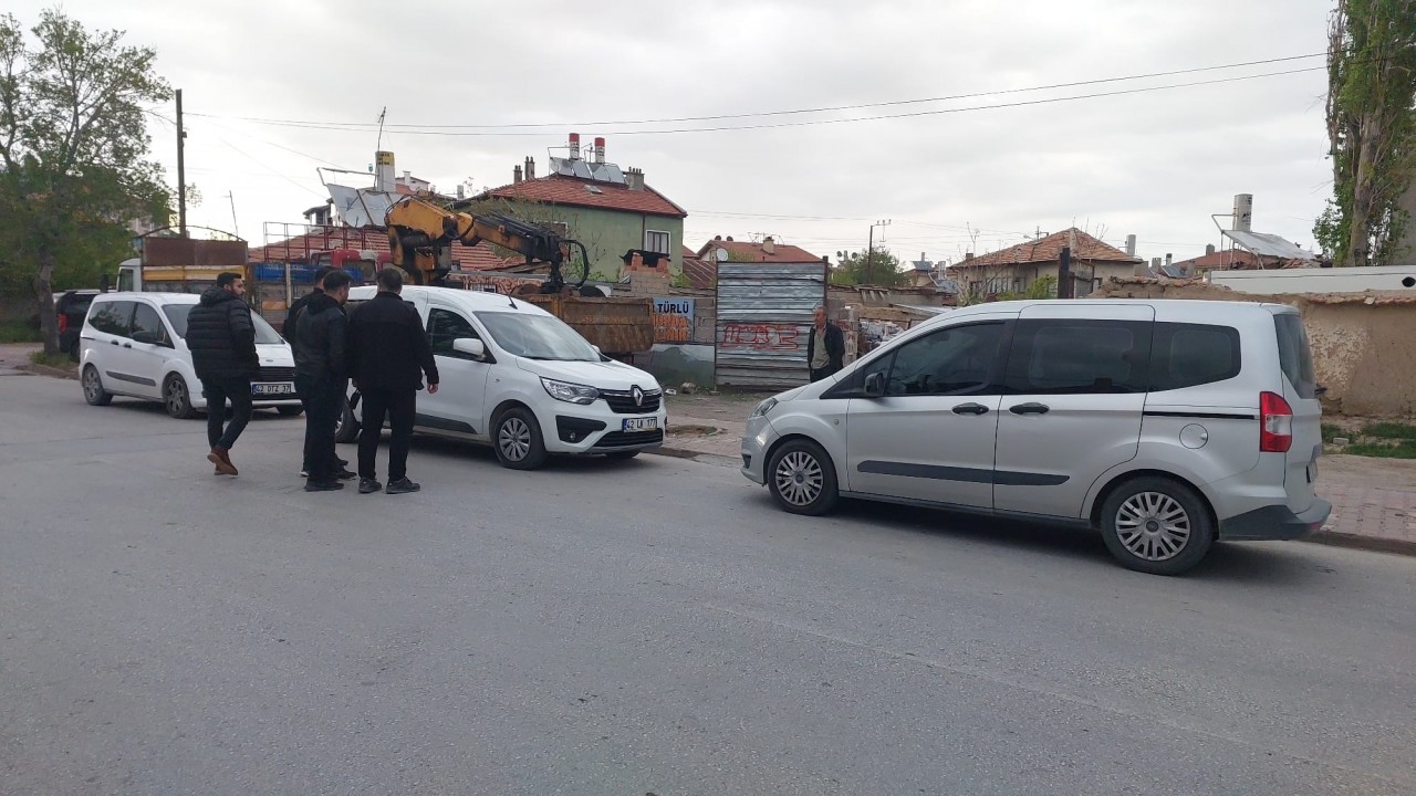 Konya'da park sorunu nedeniyle silahlı kavga! 12 yaşındaki çocuk yaralandı