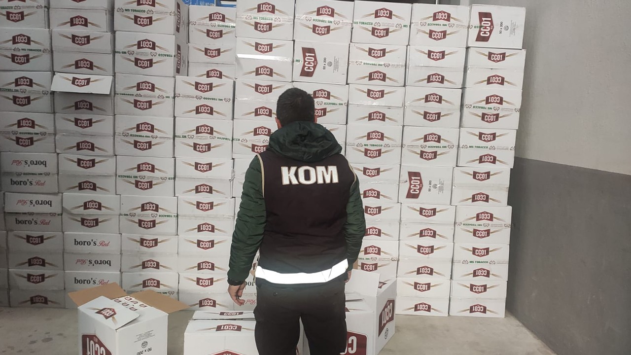 Konya'da kaçakçılara ağır darbe: 5 milyona yakın makaron ele geçirildi