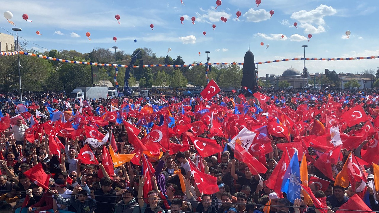 Konya, Cumhurbaşkanı Erdoğan'ı bekliyor! Coşkulu kalabalık miting alanını doldurdu
