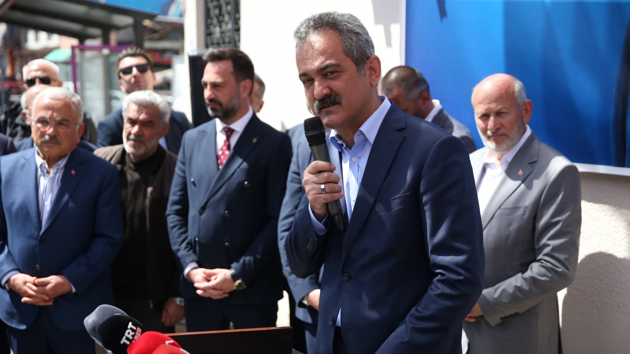 Bakan Özer: Millet iradesi sandıkta tecelli edecek