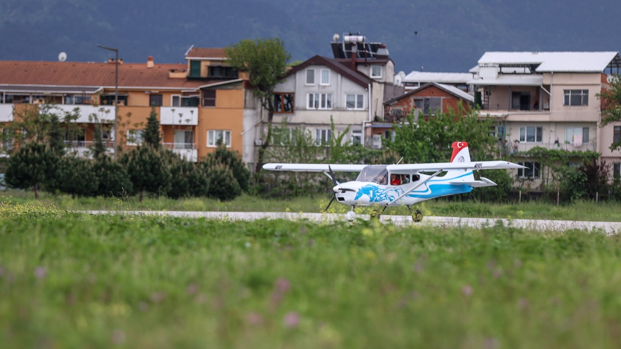 Türk havacılığının yeni uçağı Troy T200 ilk kez piste çıktı 