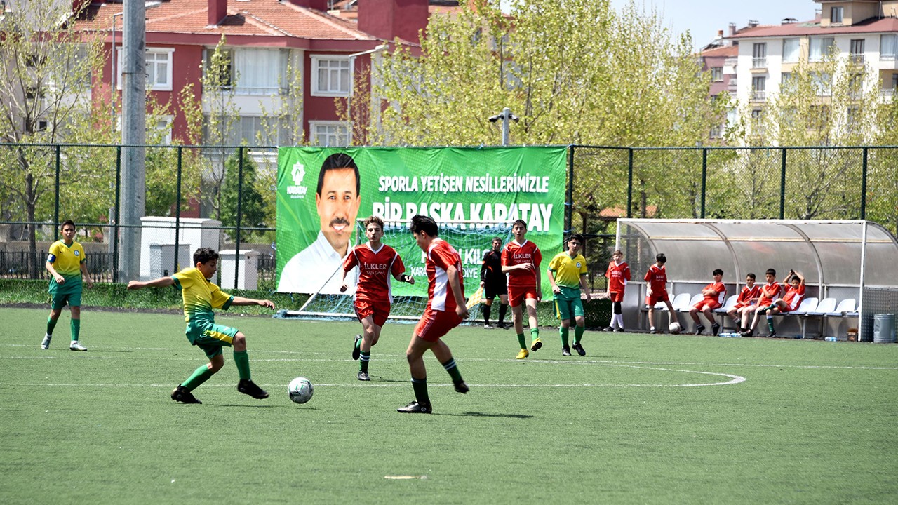 Karatay’da “Ortaokullar arası dostluk ve kardeşlik futbol turnuvası“başladı