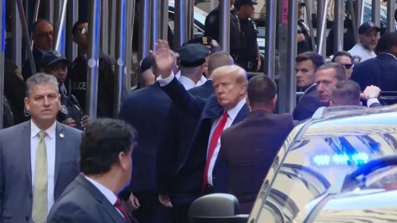 New York'taki davada jüri, Trump'ı cinsel istismardan "sorumlu" buldu