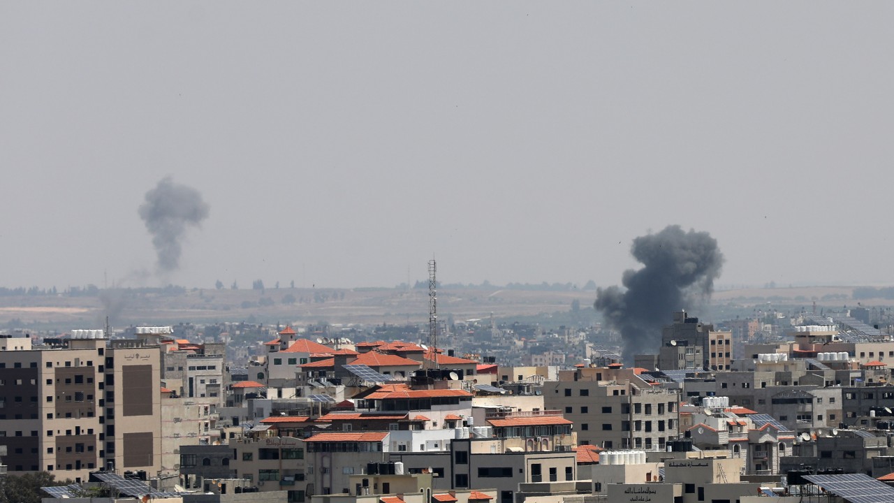 İsrail ordusu abluka altındaki Gazze’yi vurdu