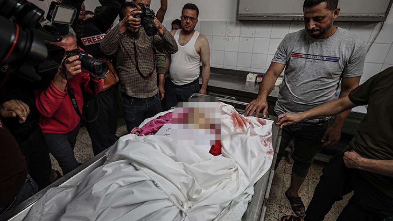 İsrail'in Gazze'ye saldırısında 10 yaşındaki Filistinli kız çocuğu öldü