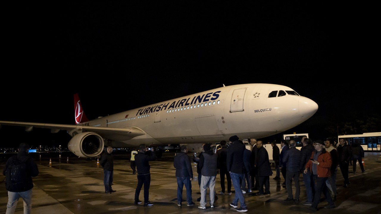 14 Mayıs seçimi için yurt dışında kullanılan oyları taşıyan uçak Ankara’ya indi