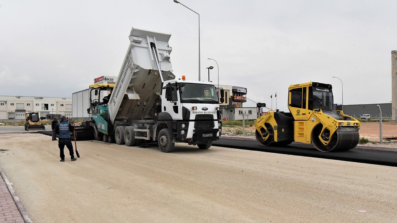 Karatay'da asfalt çalışmaları sürüyor