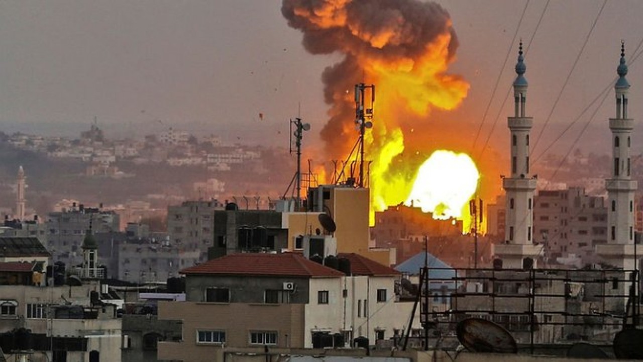 İsrail zulme devam ediyor! Gazze’ye hava saldırısında 2 kişi öldü, 5 kişi yaralandı