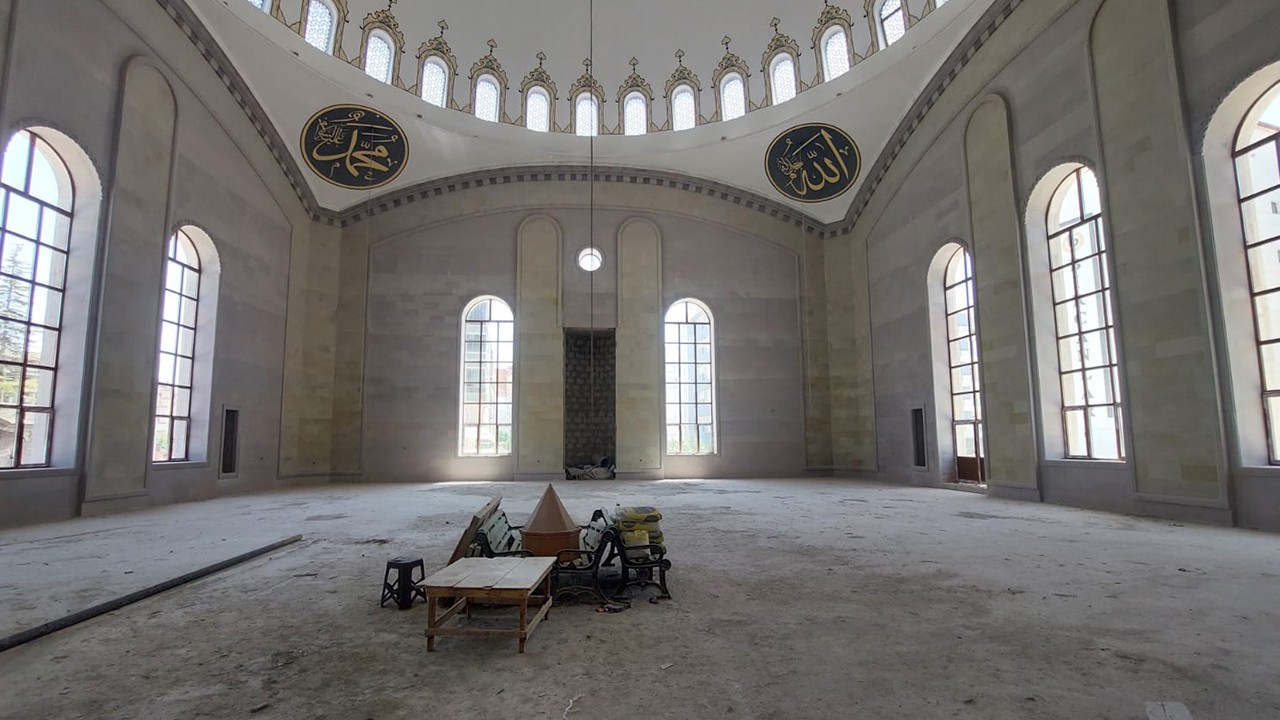 Karatay’daki bu cami 4 yıldır tamamlanmak için destek bekliyor