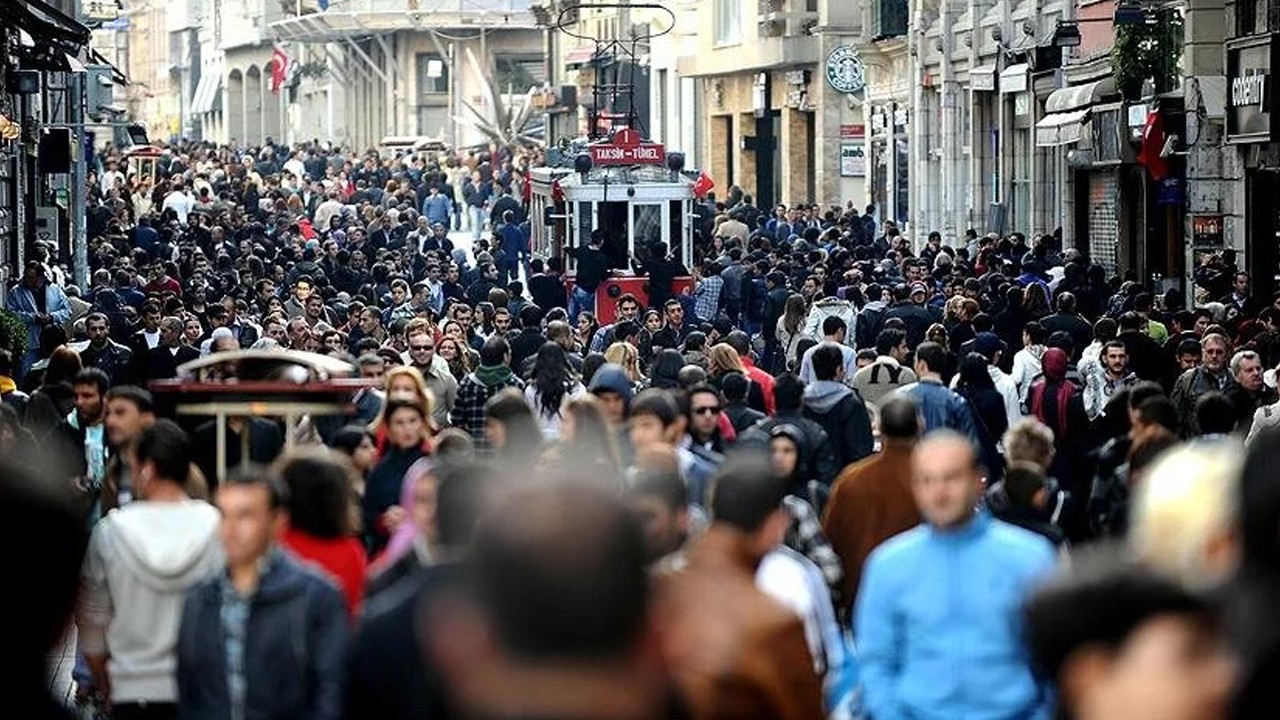 Türkiye’de nüfusun 12,9 milyonu genç