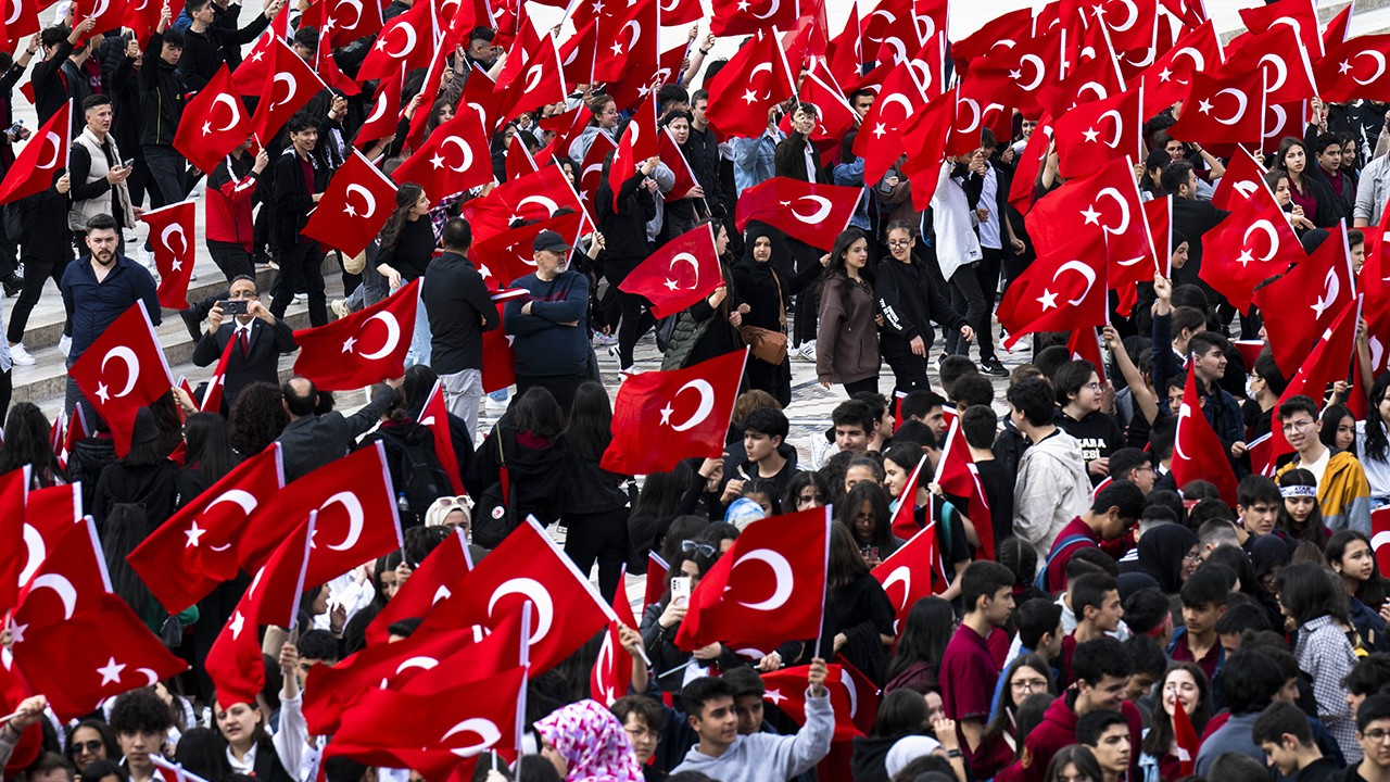 19 Mayıs Atatürk’ü Anma, Gençlik ve Spor Bayramı tüm yurtta kutlanıyor